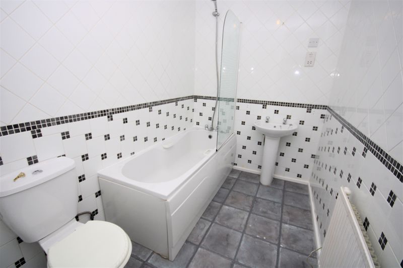 Flat 2 Bathroom